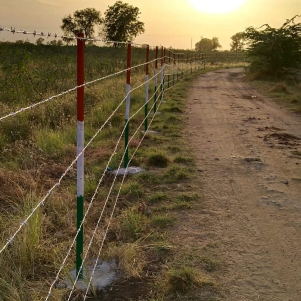 RCC Pole Wire Fencing - Mogal Wire Fencing - mogalwirefencing.com